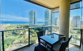Akira Flats Diagonal Mar Apartments